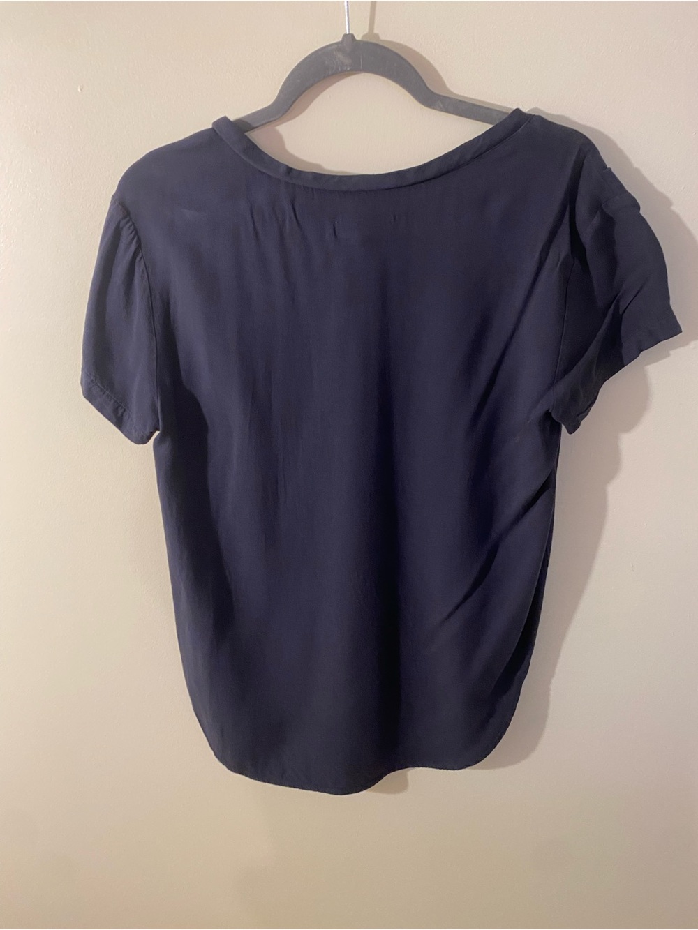 cloth & stone Navy V-Neck Short Sleeve Tee - Picture 2 of 3